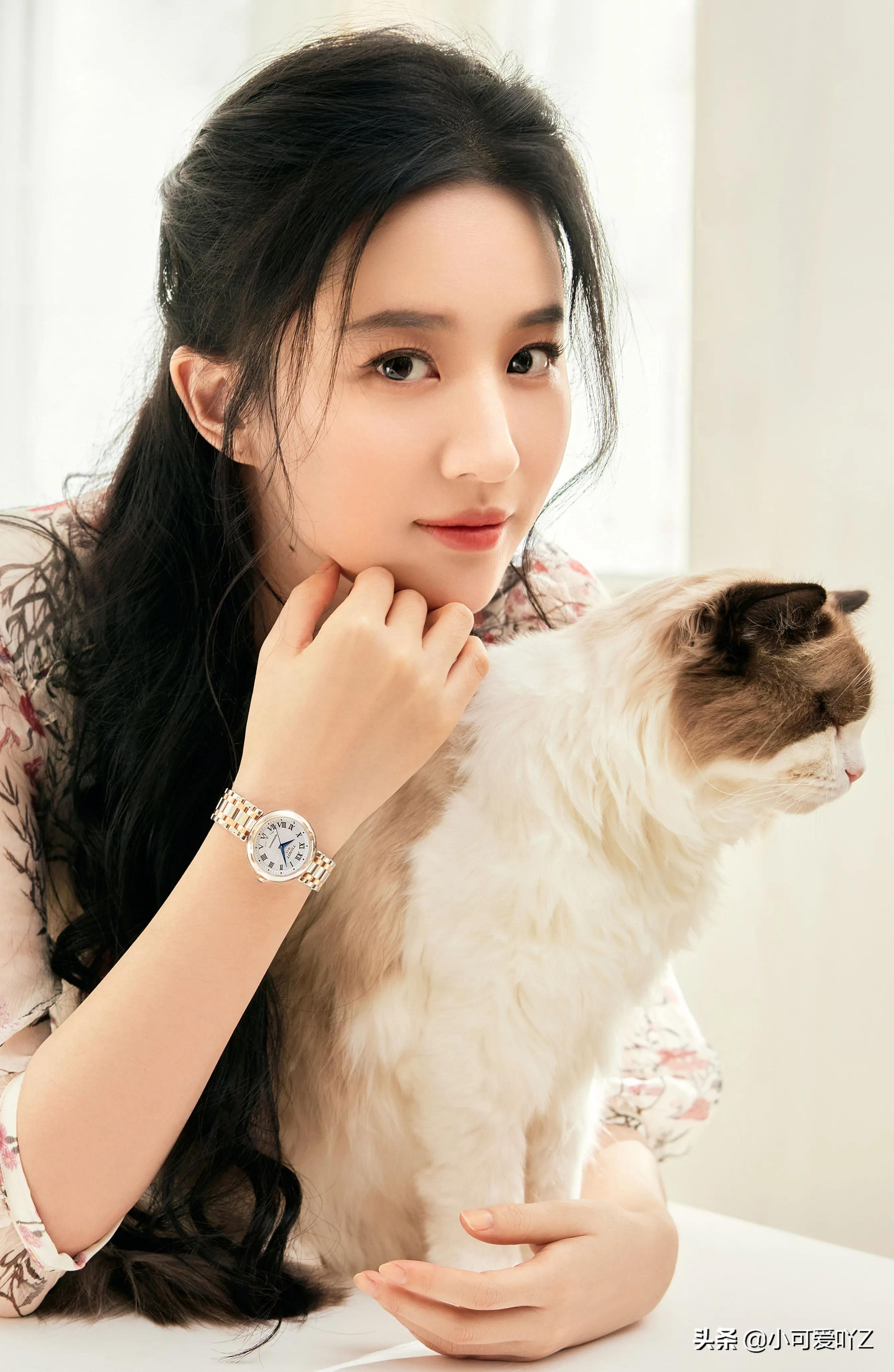 刘亦菲，文静自然，甜美温柔