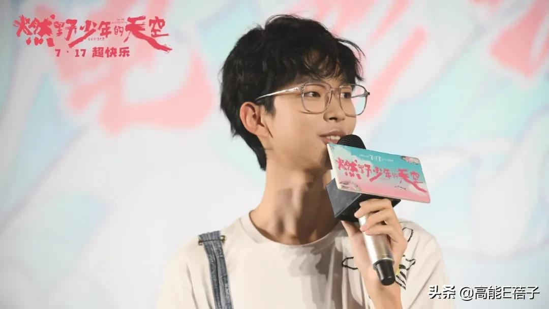 如果哇唧唧哇写年终总结,谁会是最佳员工?