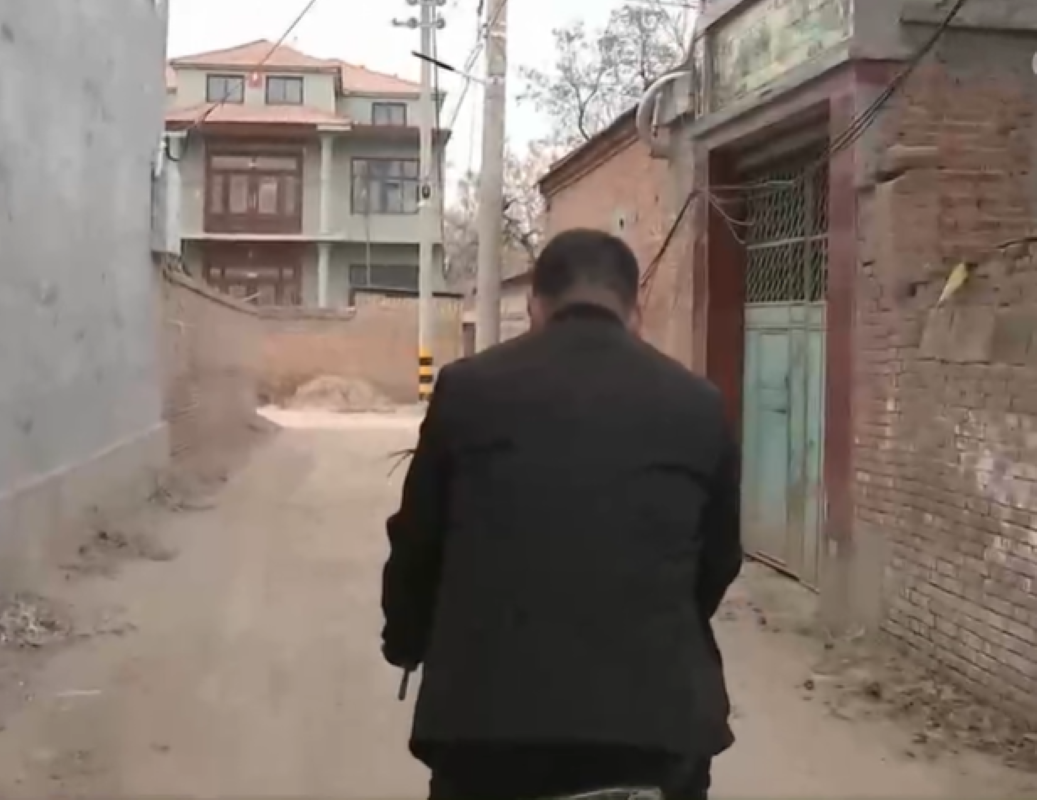 2013年，大哥用10万块创业养公牛，靠着317口大缸，年入2600万