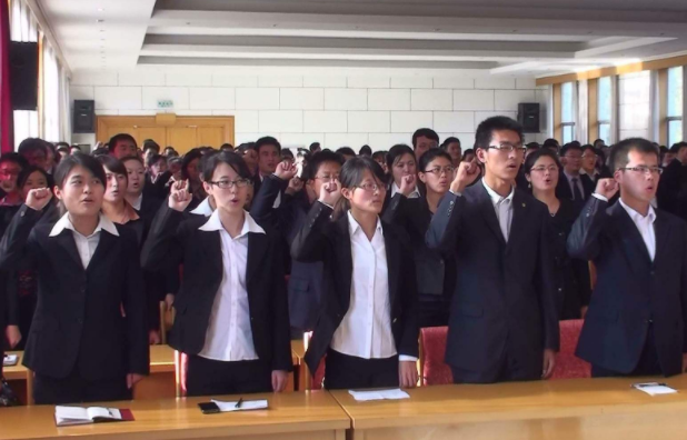 网传公务员薪资将要调整，年终奖或将停发？有关部门的回应引关注