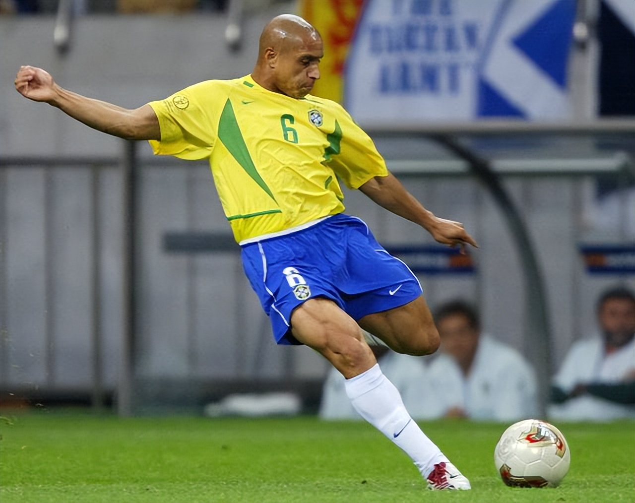 2006年世界杯巴西为什么会输（拥有“魔幻四重奏”的超强巴西队，为何2006年世界杯止步八强）