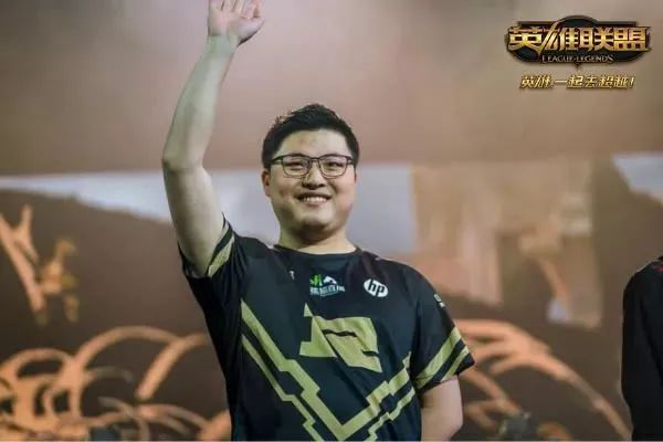 傲风诸神(Uzi“老去”，LPL“神位”后继无人)