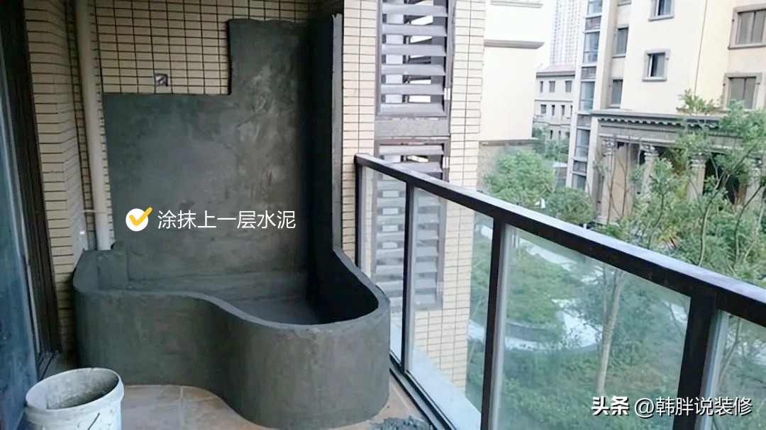 養(yǎng)魚池自己制作（為了滿足老爹的養(yǎng)魚夢(mèng)，花1千塊在陽臺(tái)砌魚池，小日子讓人羨慕）