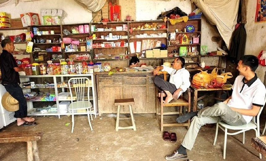 湖南的隐形富豪：拥有近2万家小卖部，靠服务穷人赚钱年入百亿