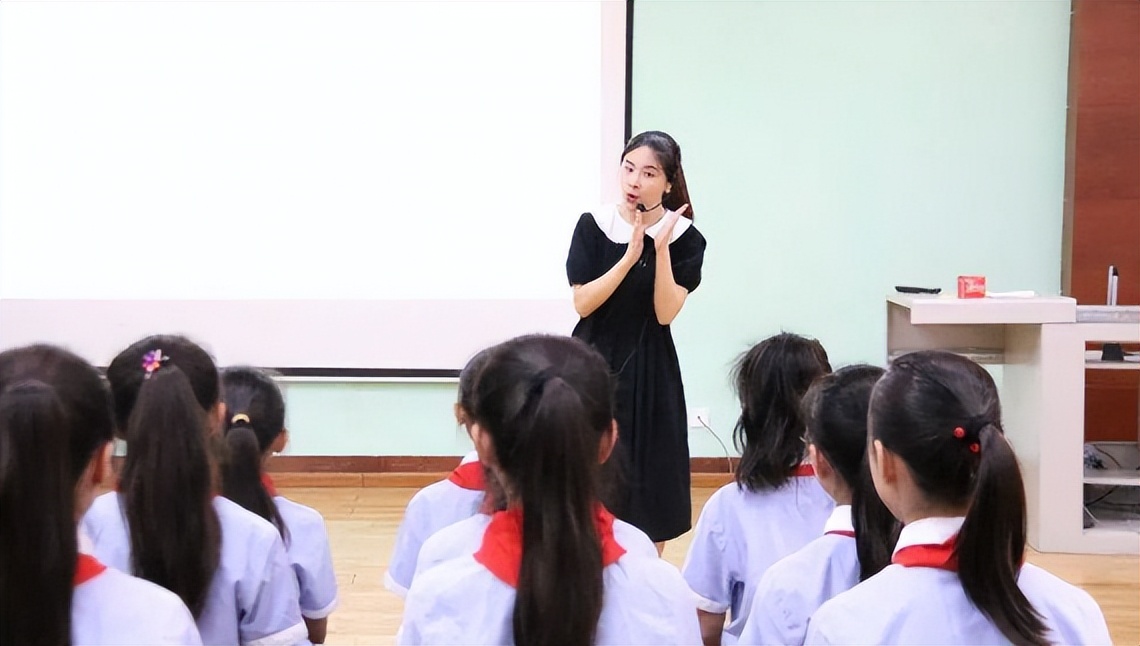 戴玉强：30岁娶初恋女友，51岁开始创业名利双收，今女儿成他骄傲