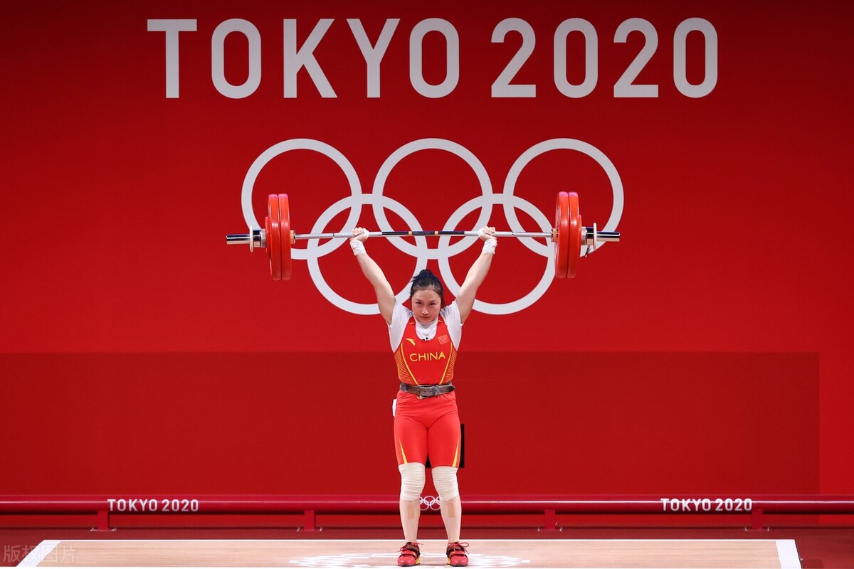 奥运会举重要停留多久(罕见诉苦落泪！中国女大力士为了梦想牺牲自我，网友：她们最美)