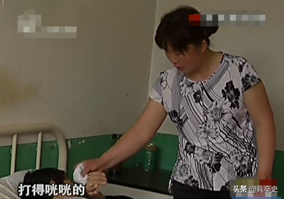 真实故事：山东17岁男孩无痛感汗腺，自我伤害博痛觉，父母泪崩