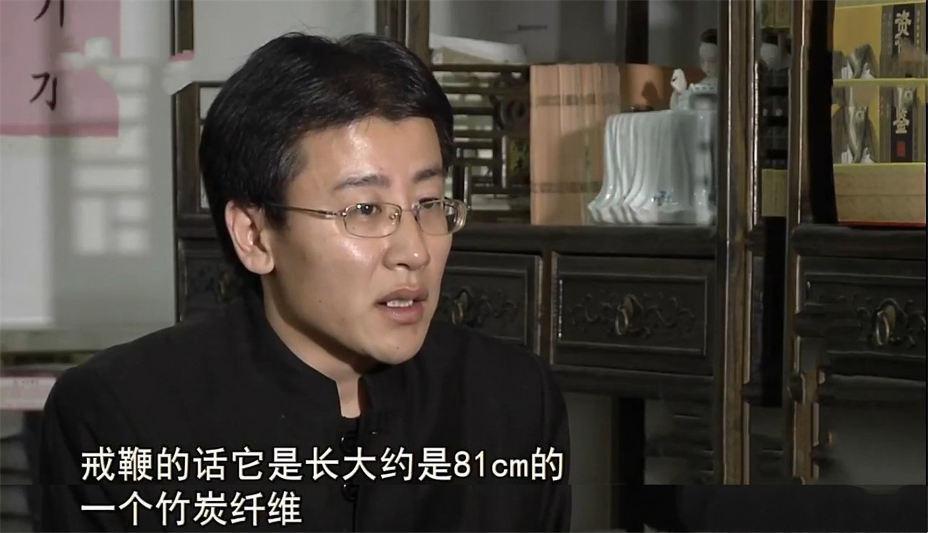 2016年16岁少年校内被逼自杀，真相揭露，阳光学校里为何阴云密布