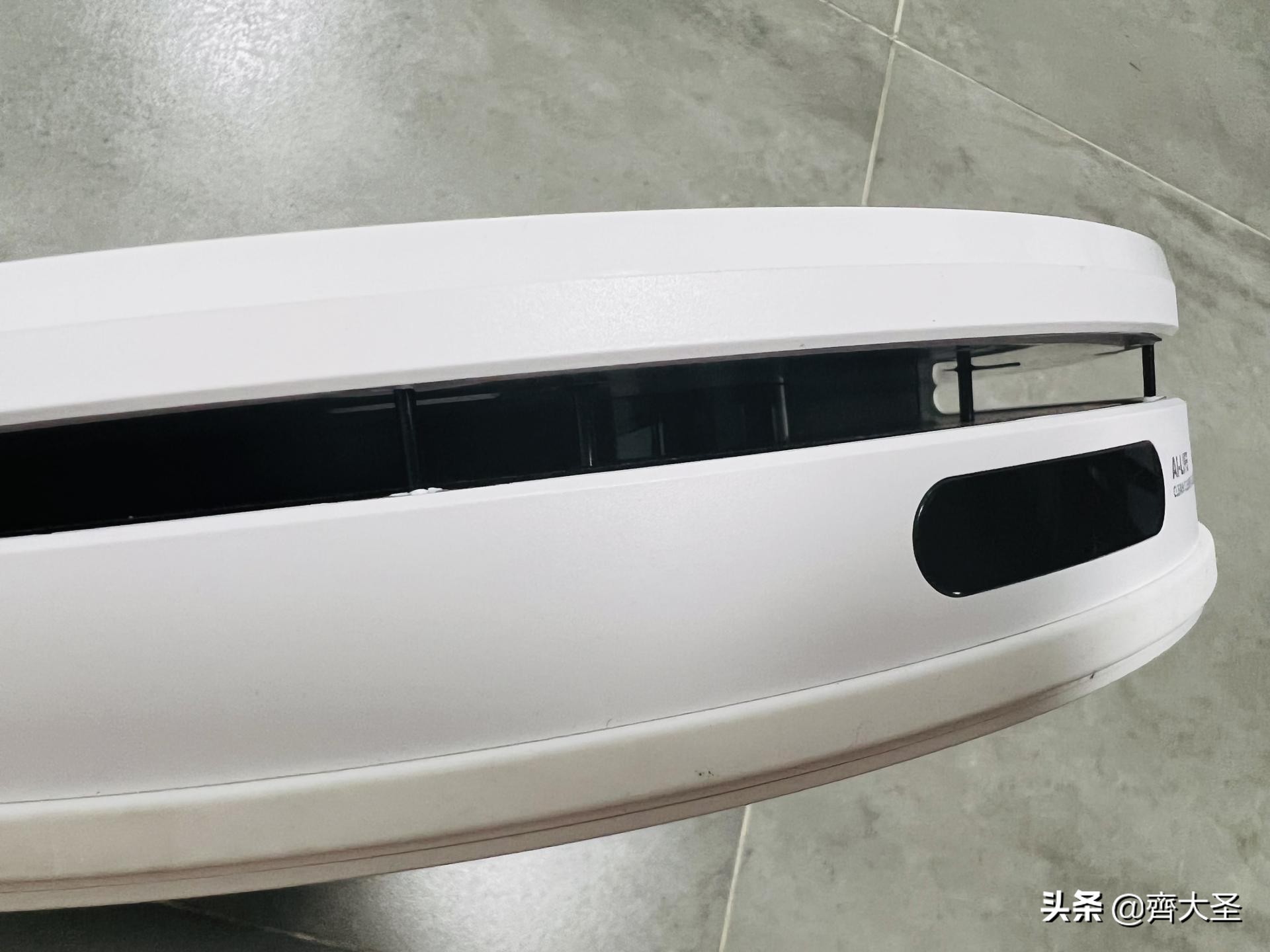拖地哪家强？四款热销扫拖机器人实测（石头/云鲸/360/科沃斯）