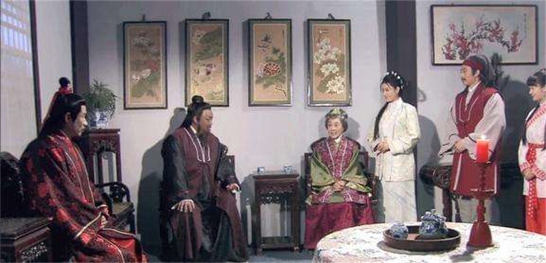 包拯去世，子孙后代今何在？一个超级富豪，另一个默默守护祠堂