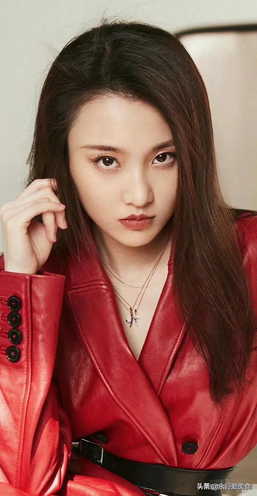 张慧雯，北舞美女演员，清新脱俗，靓丽迷人