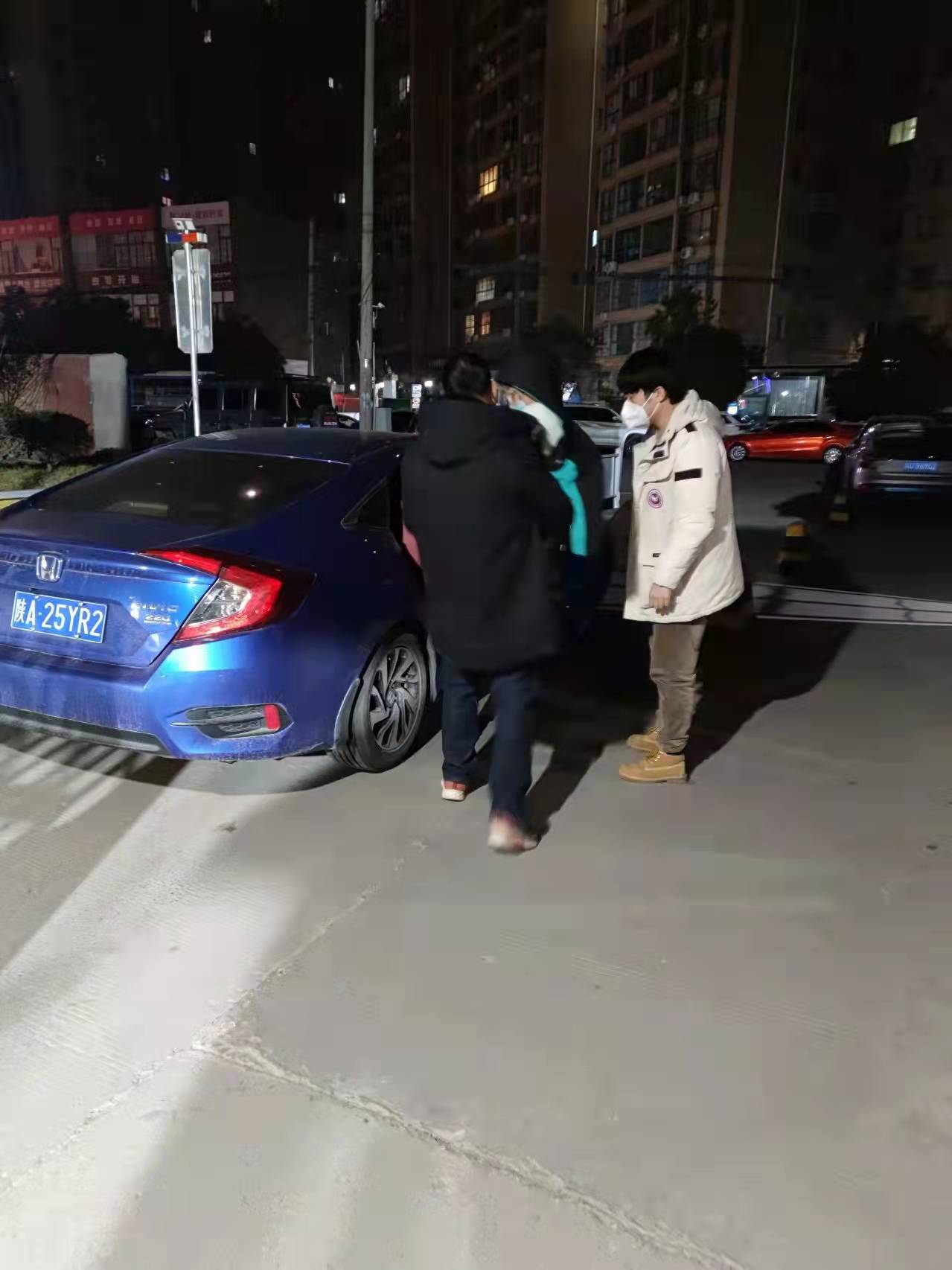发挥党员模范作用 服务群众做好疫情防控——西安市临潼区检察院红杉郡临时党支部开展疫情防控工作纪实