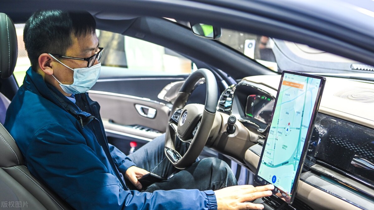 比亚迪与华为强强联手，打造国际高端品牌星际，卖150万你会买吗