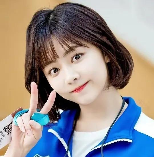 30岁以上还能演学生妹的女星，只服这5位，辨识度高不说，还灵动