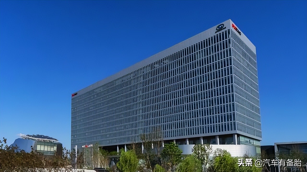 从新中国成立到如今的新能源时代，中国汽车从未停止脚步