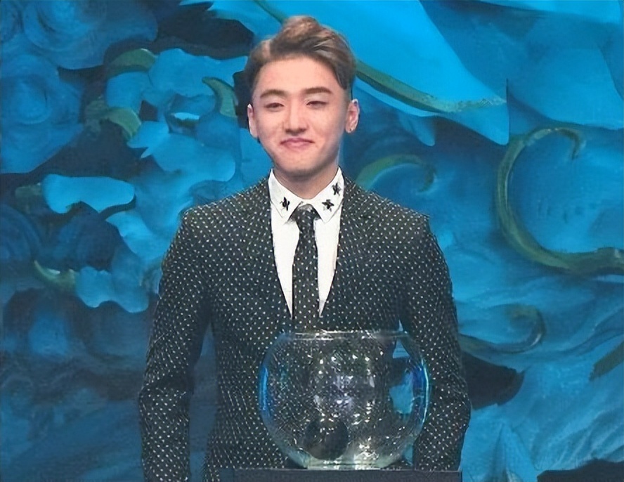 icon谢天宇(lol:电竞贵公子—icon)