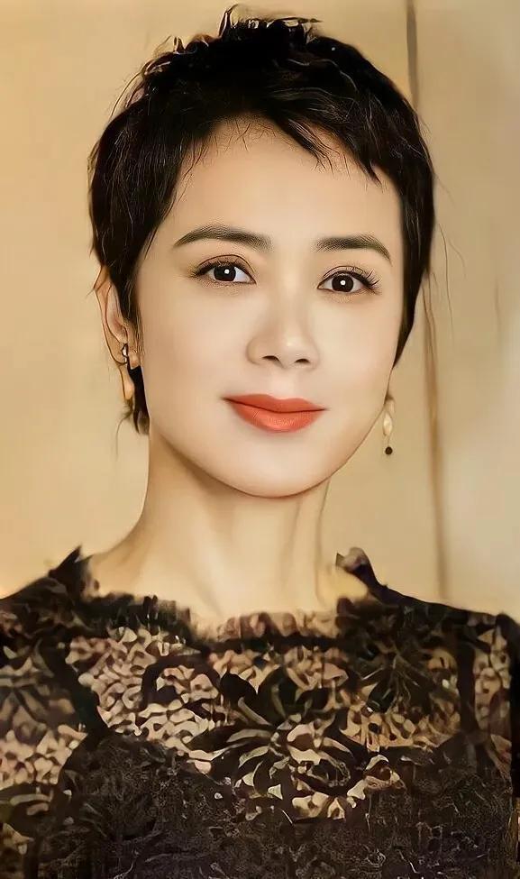 蒋丽雯黄豆(56岁"晚节不保",这一次,名和利救不了"自毁前程"的蒋雯丽)