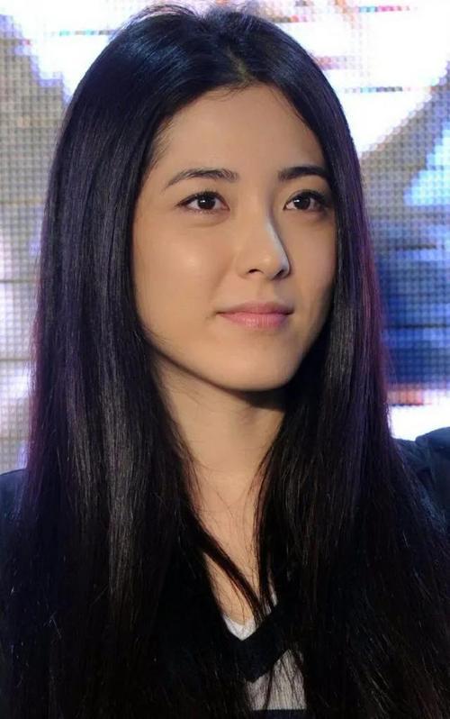 看呆张柏芝的曾黎,为啥她的美貌一直被忽略?