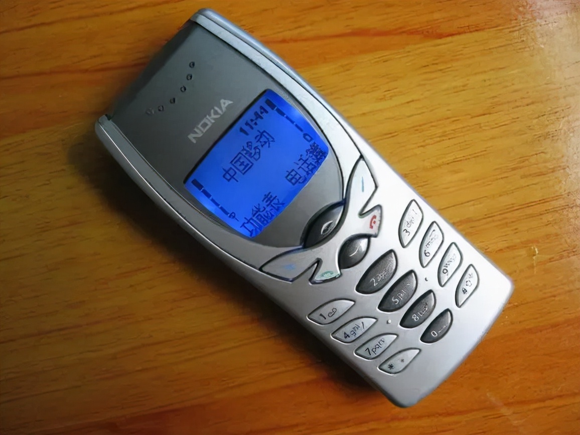 诺基亚第一款智能机什么时候出的(诺基亚最经典的机型)_友友