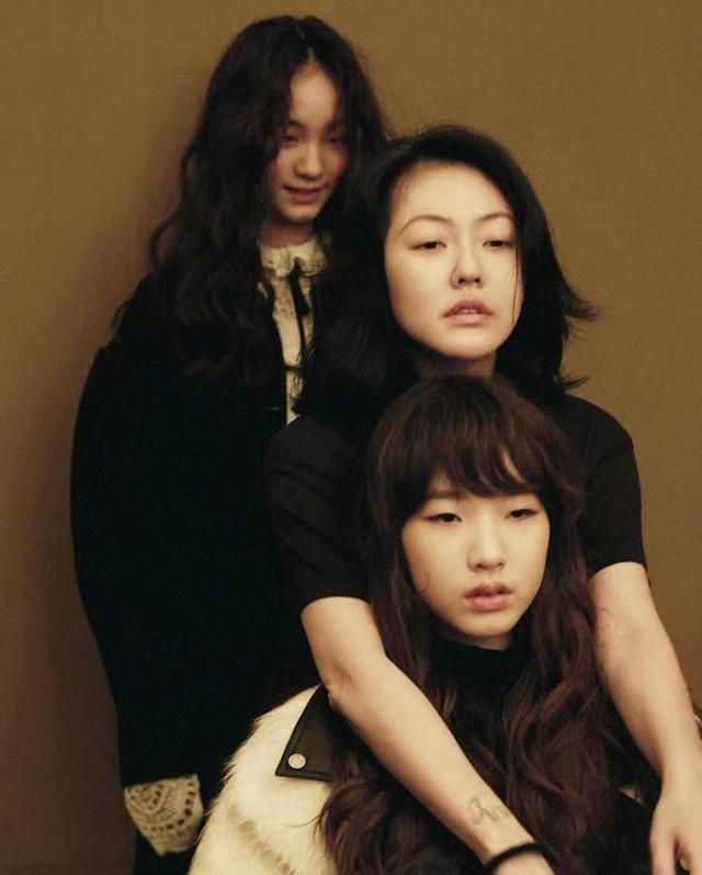 小s偏心表白二女儿！最新画作曝光太厉害，终于艳压俩姐妹成焦点