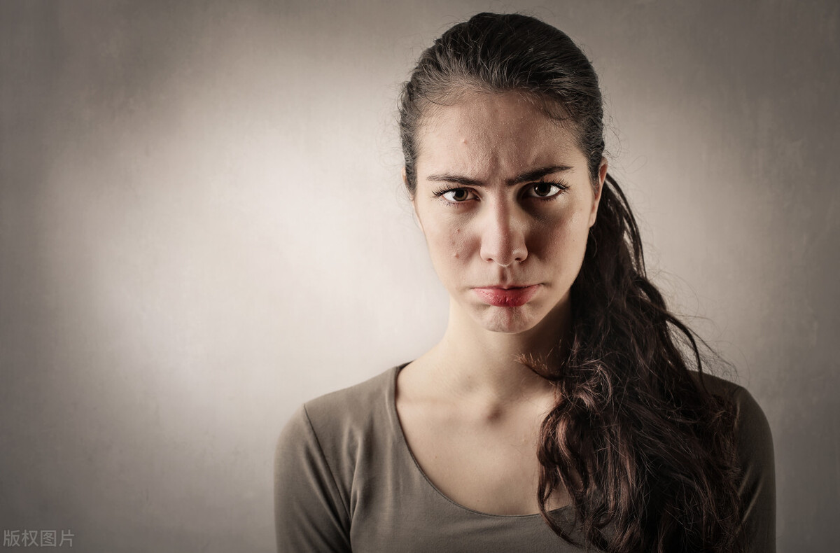 如何快速去除黑眼圈（壹邦健康：去除黑眼圈的方法有哪些 如何去除黑眼圈）