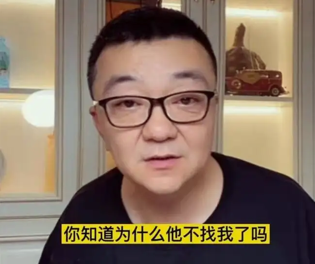 冯潇霆代替董路承担了网络的攻击(相比较于冯潇霆，爆粗回应冯巩的董路，远比你想象的还要荒唐)