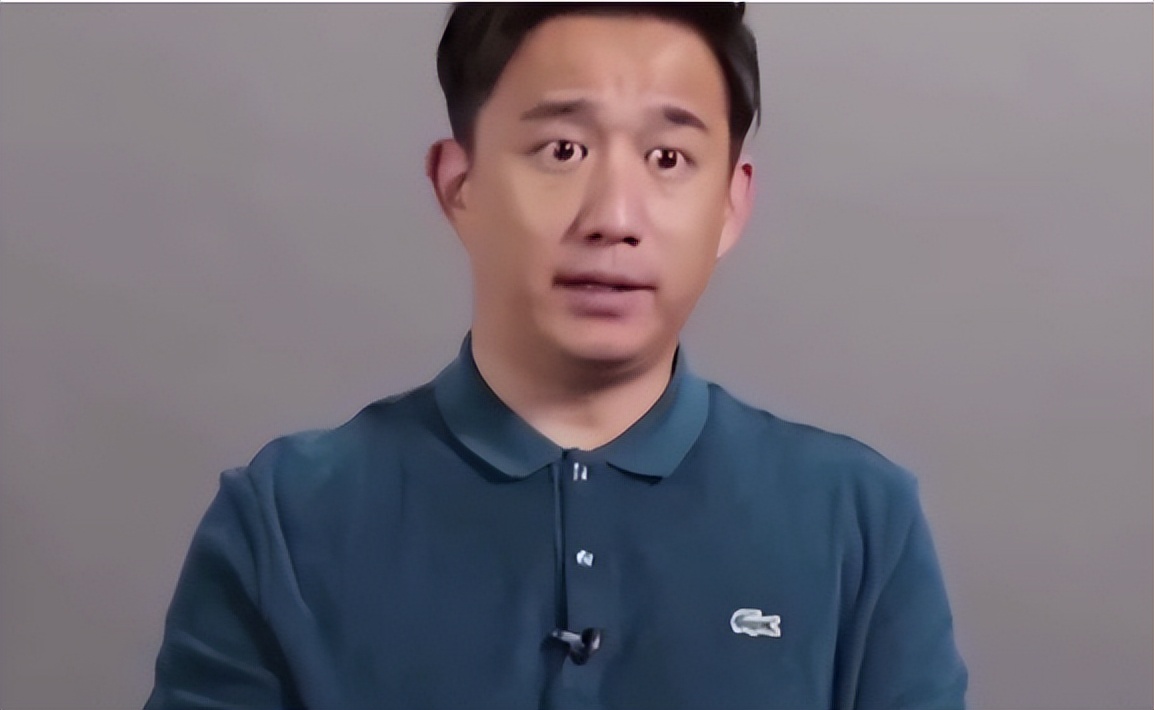 孙莉小女儿近照大变样！9岁妹妹涂口红戴耳环，开心大笑没前门牙