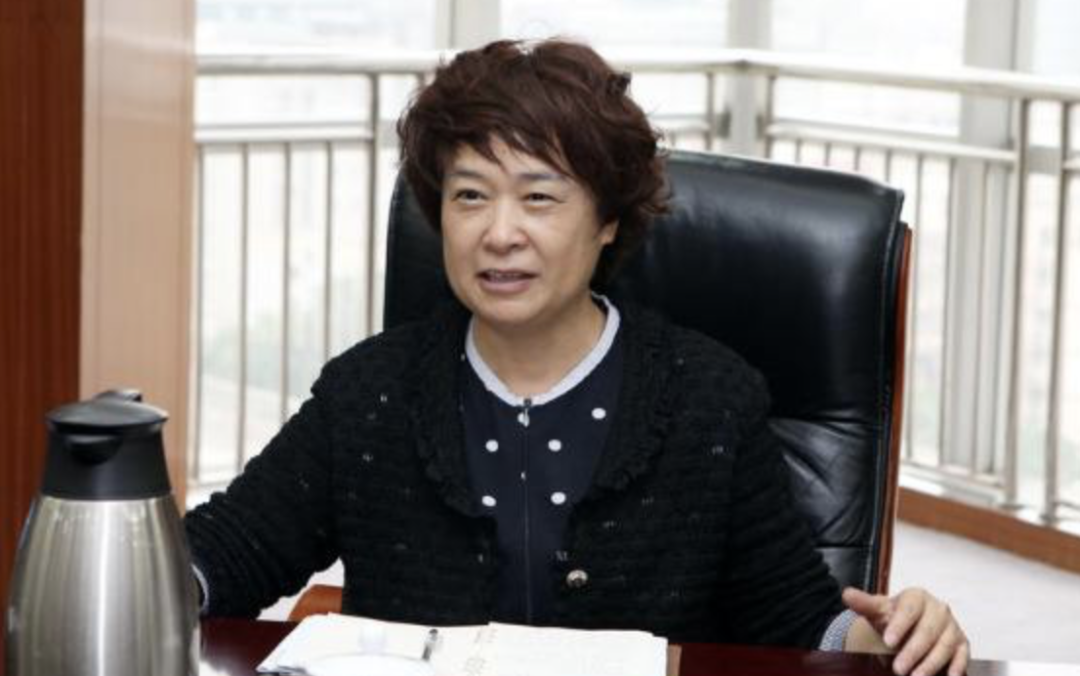 35亿,昔日的"烟草女王"为何沦落至此?