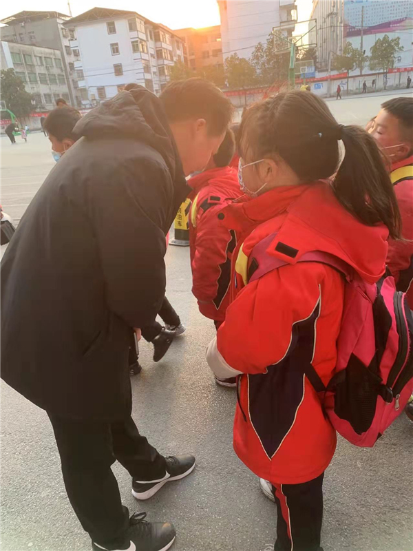 淅川县第二小学：强化作业管理 落实“双减”政策