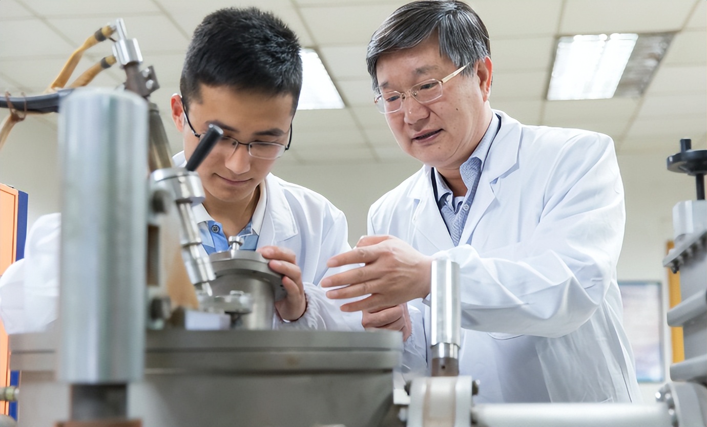 大学生考公热度不减，有些专业却很难上岸，学生提前了解别踩坑