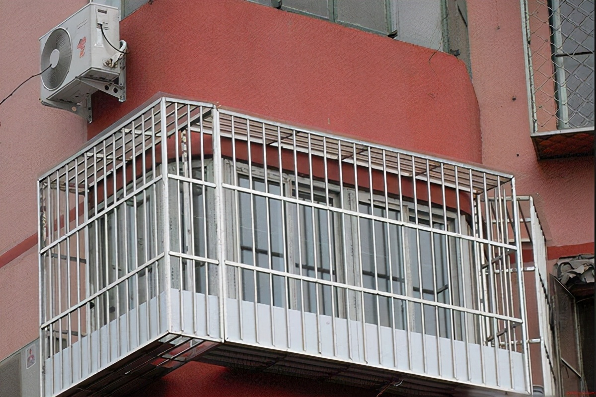 复合防盗窗(如何选购防盗窗?防盗窗品牌推荐)