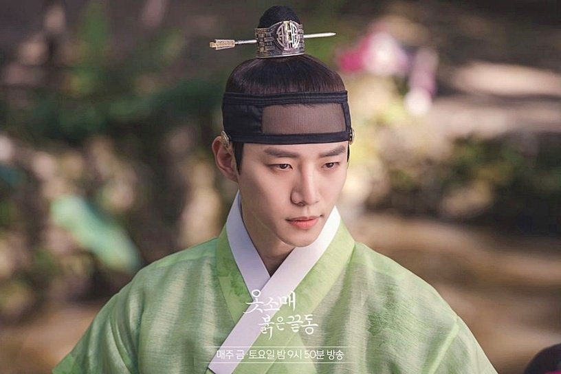 李俊昊煮了12年红了。韩国网络“偶像转换演员”的代表作