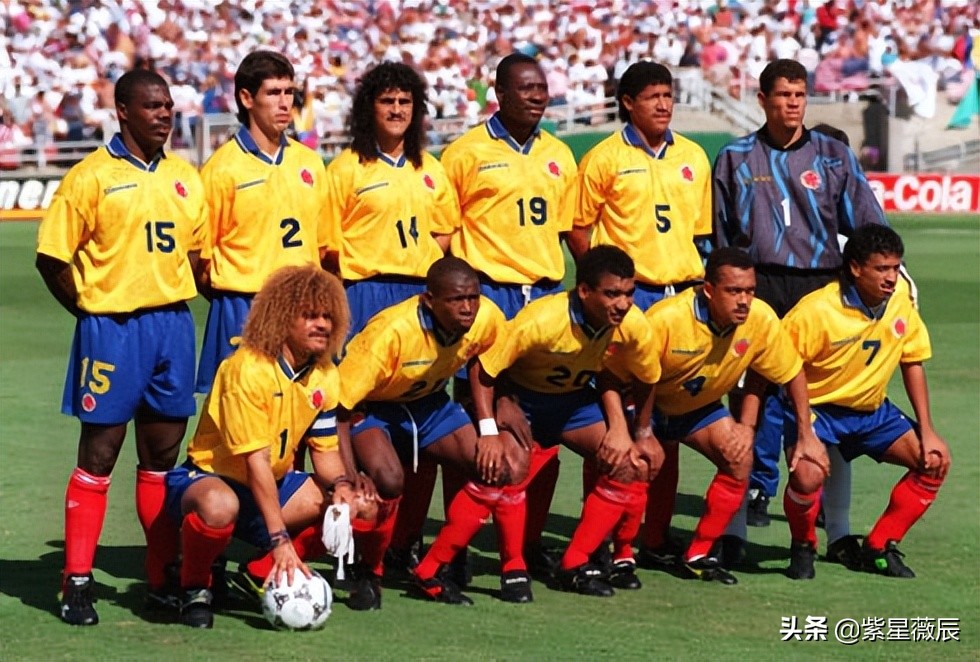 世界杯比赛球踢出去(94年世界杯，哥伦比亚埃斯科巴把球踢进自家门，回国后遭12枪杀害)