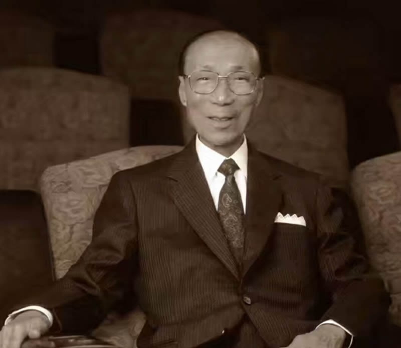 洪金梅：为嫁豪门，她穿了30年塑身衣，丈夫死后却只给她一块钱