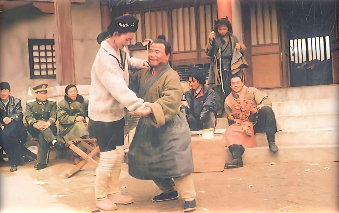 《水浒传》播出24年，8位演员境况相差太大，男7号如今成顶流