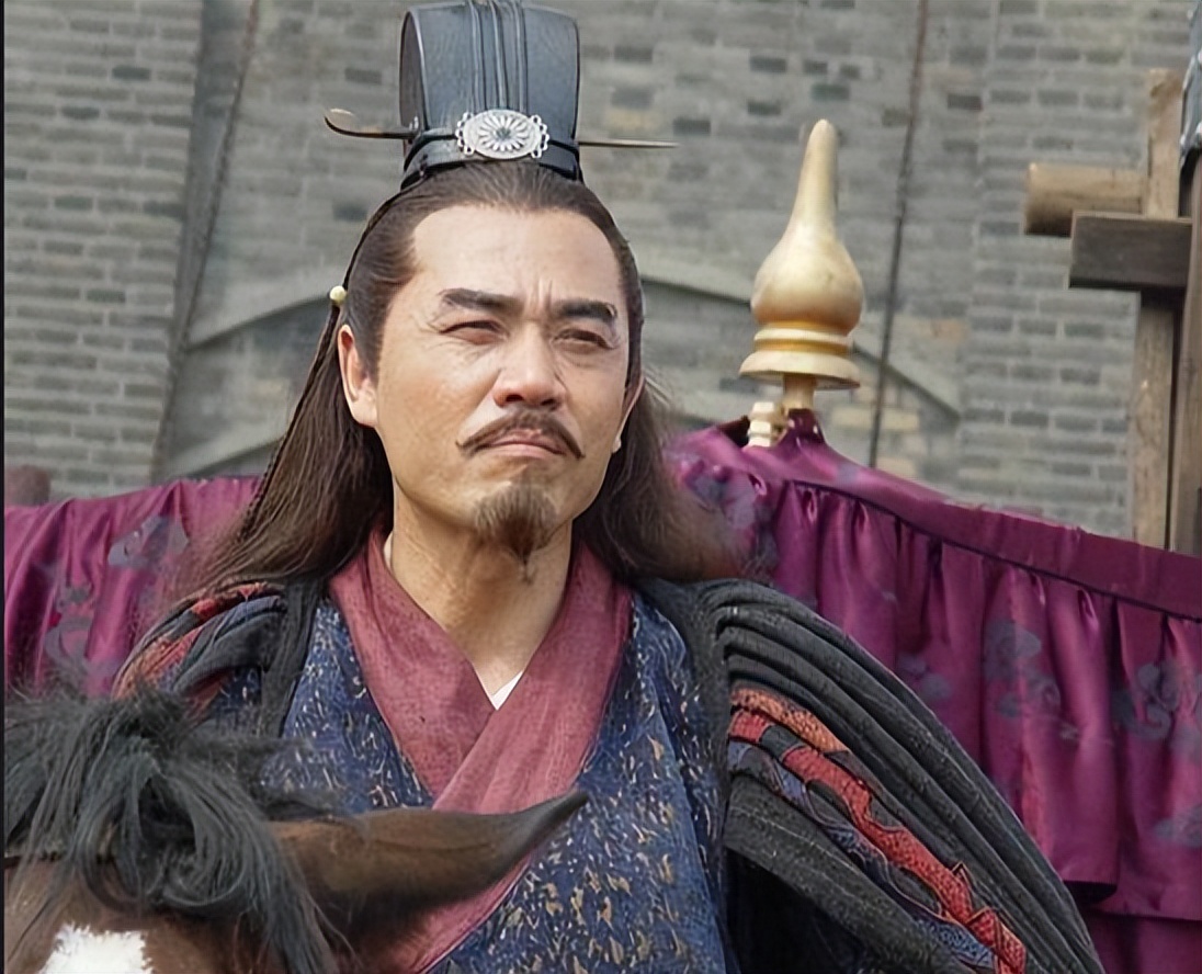 同样演“朱元璋”，把胡军与四位老戏骨放在一起，差别出来了