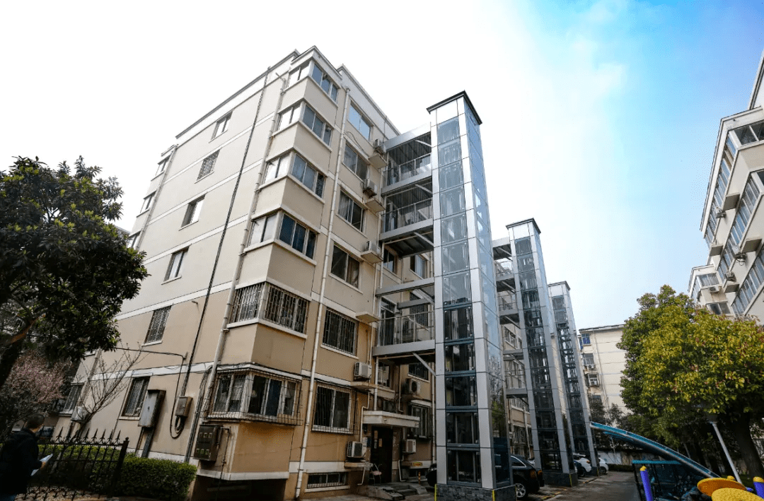 装电梯要多少钱(居民楼装电梯要多少钱)