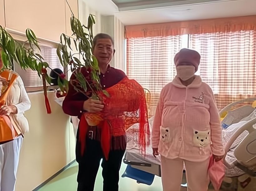 两岁小天赐越发可爱，获69岁妈妈告白，老两口为养娃开始“带货”