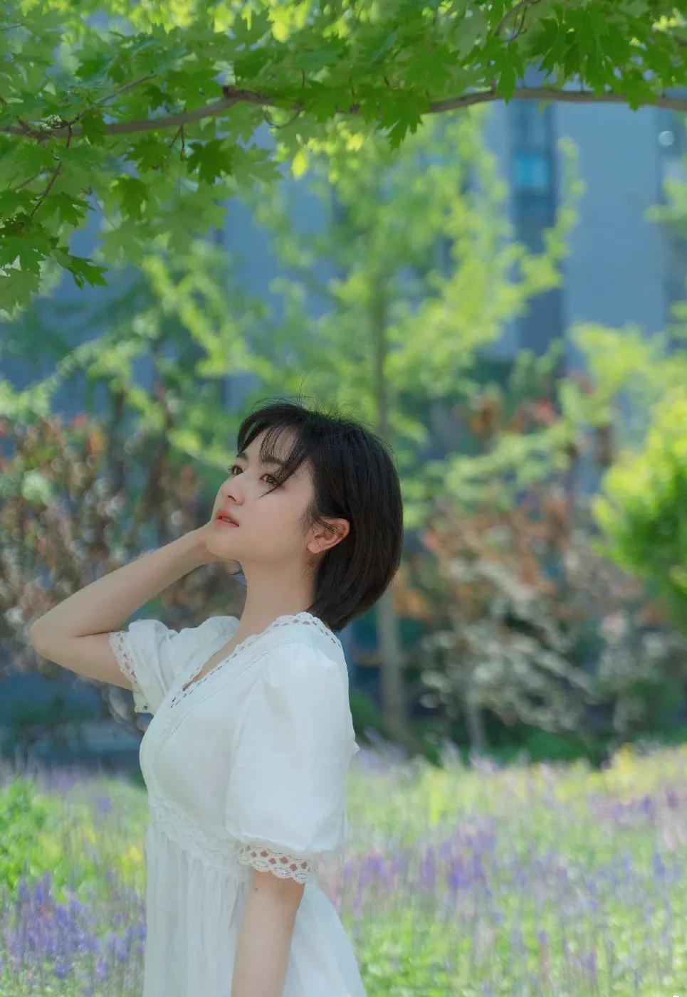 李兰迪近期穿搭