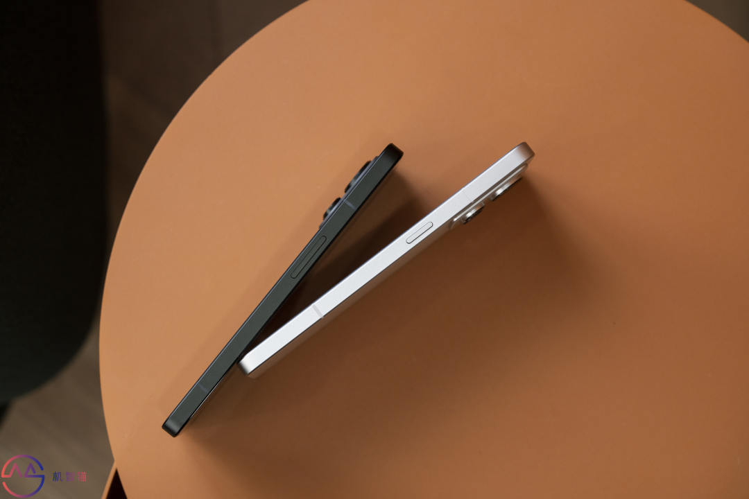 真我GT2大师探索版：谁说好看的皮囊千篇一律？