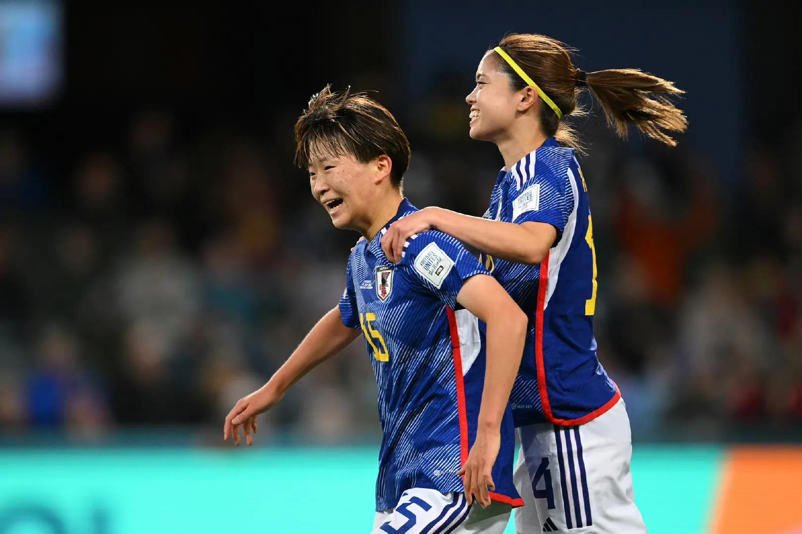 2-0！世界杯首个16强将诞生，日本两连胜，亚洲劲旅出线近在咫尺