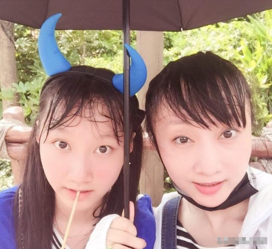 云飞和高月离婚6年,一个再婚娶北大才女,一个带着女儿艰难生活