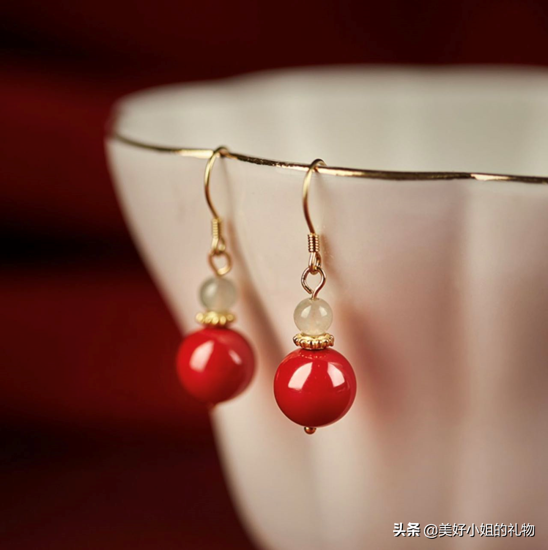 母亲节礼物系列I 细数我私藏的宝藏首饰，千元不到让妈妈闪耀起来