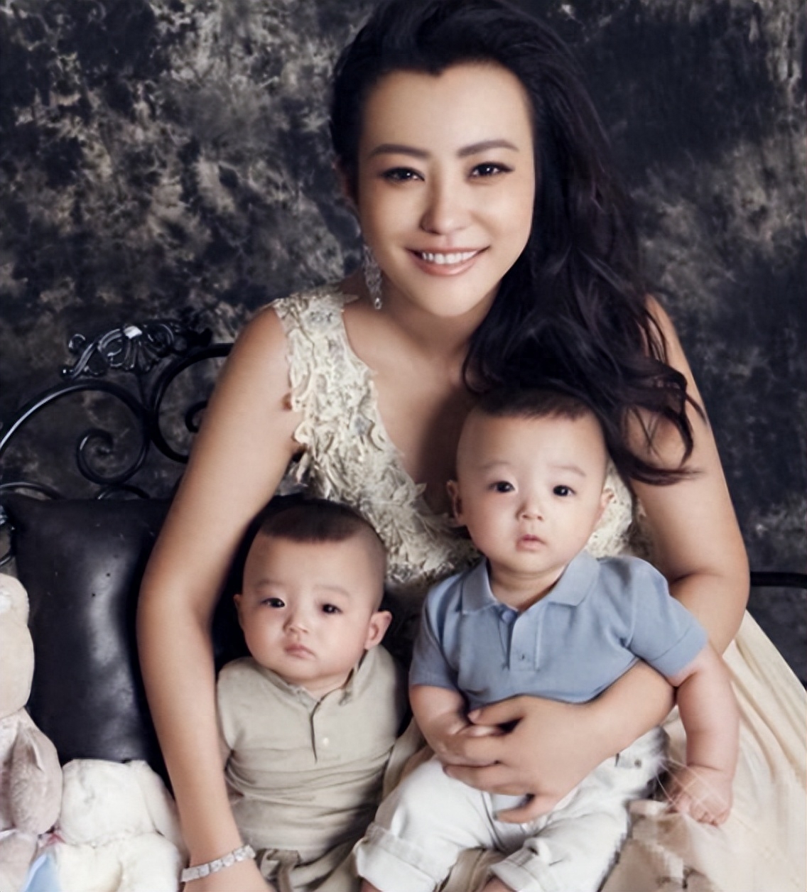 演员郝蕾:与刘烨分开后,一个人带着双胞胎儿子生活