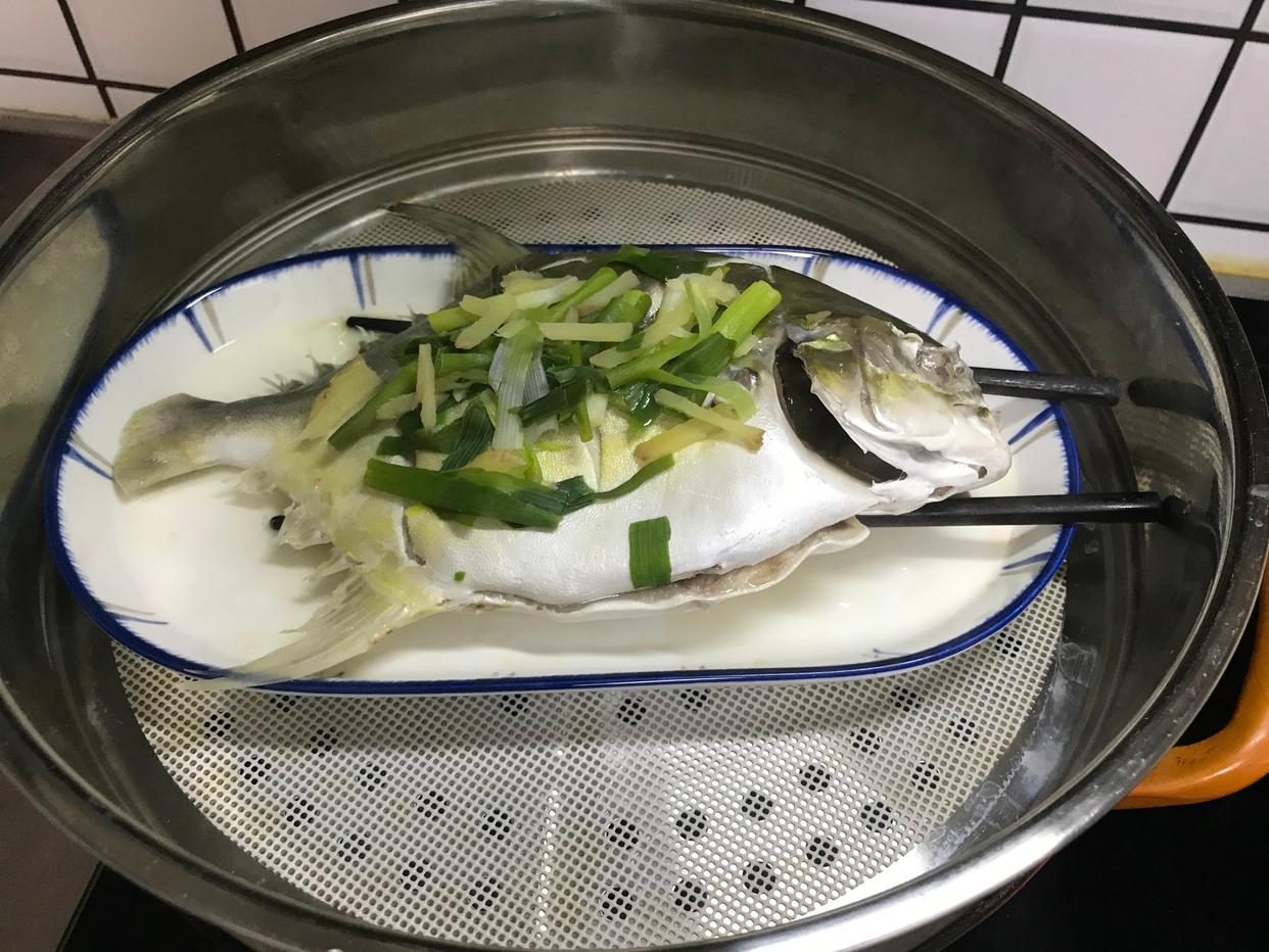 图片[10]-【清蒸金鲳鱼】做法步骤图 肉多刺少 孩子吃补钙补铁头脑好-起舞食谱网