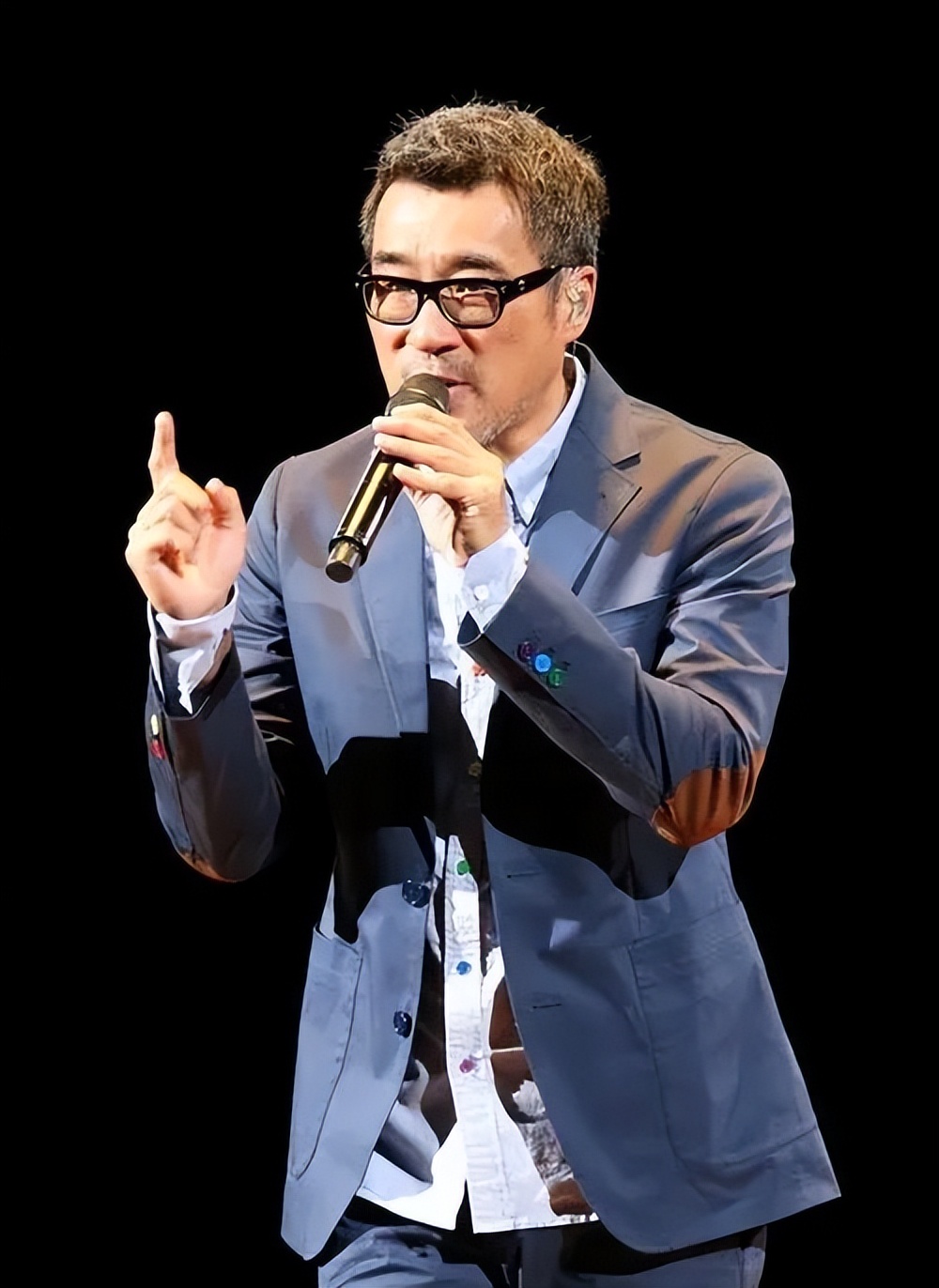 2016 年,李宗盛在金曲国际论坛现场,毫不留情地指出了华语乐坛存在的