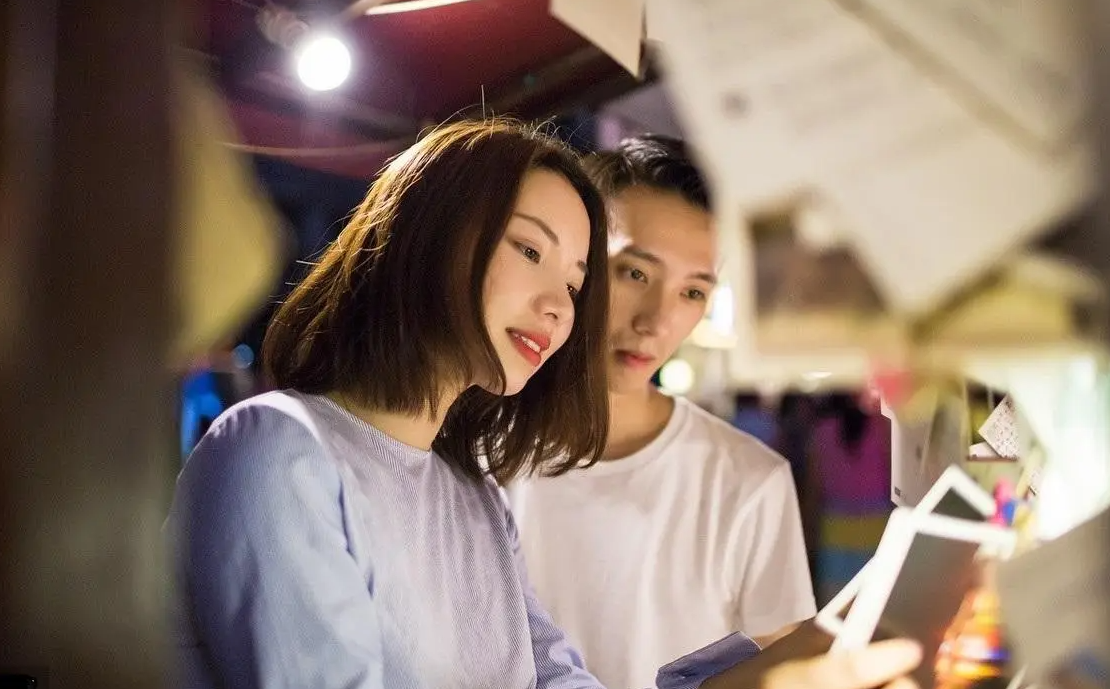 破防了，大四学生收拾行李，却意外发现初恋送的礼物“暗藏玄机”