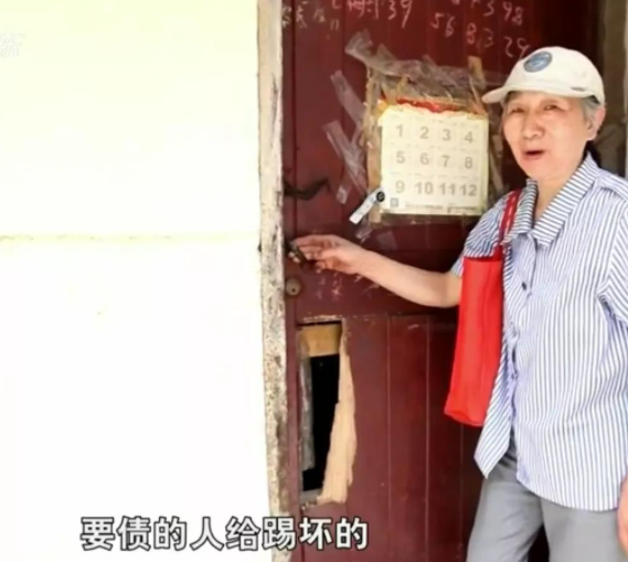 安徽67岁母亲街边卖窝头，只为替儿子还债75万元，债主：不收利息