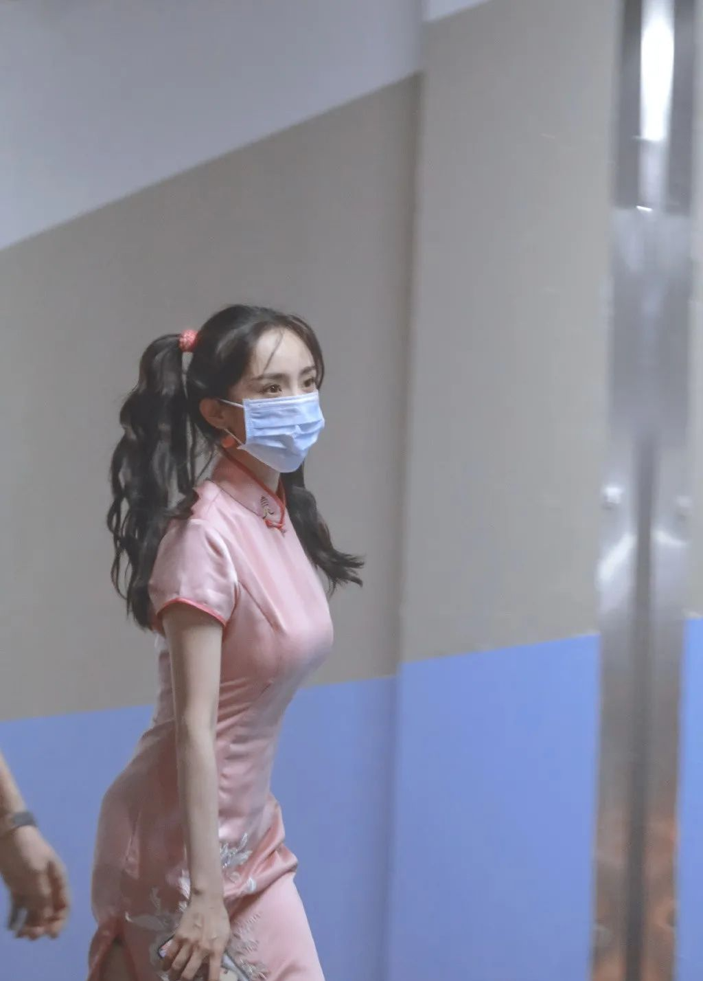 杨幂自曝潜规则:陪导演睡一晚,你就是女一号