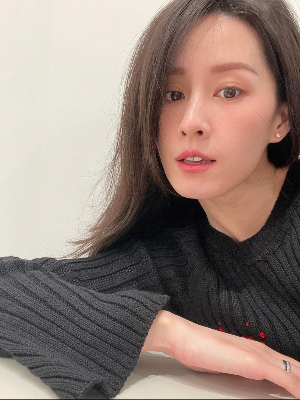 2013年,曾恺玹嫁给经纪公司老板陈冠宇,并于之后淡出演艺圈,生下一女.